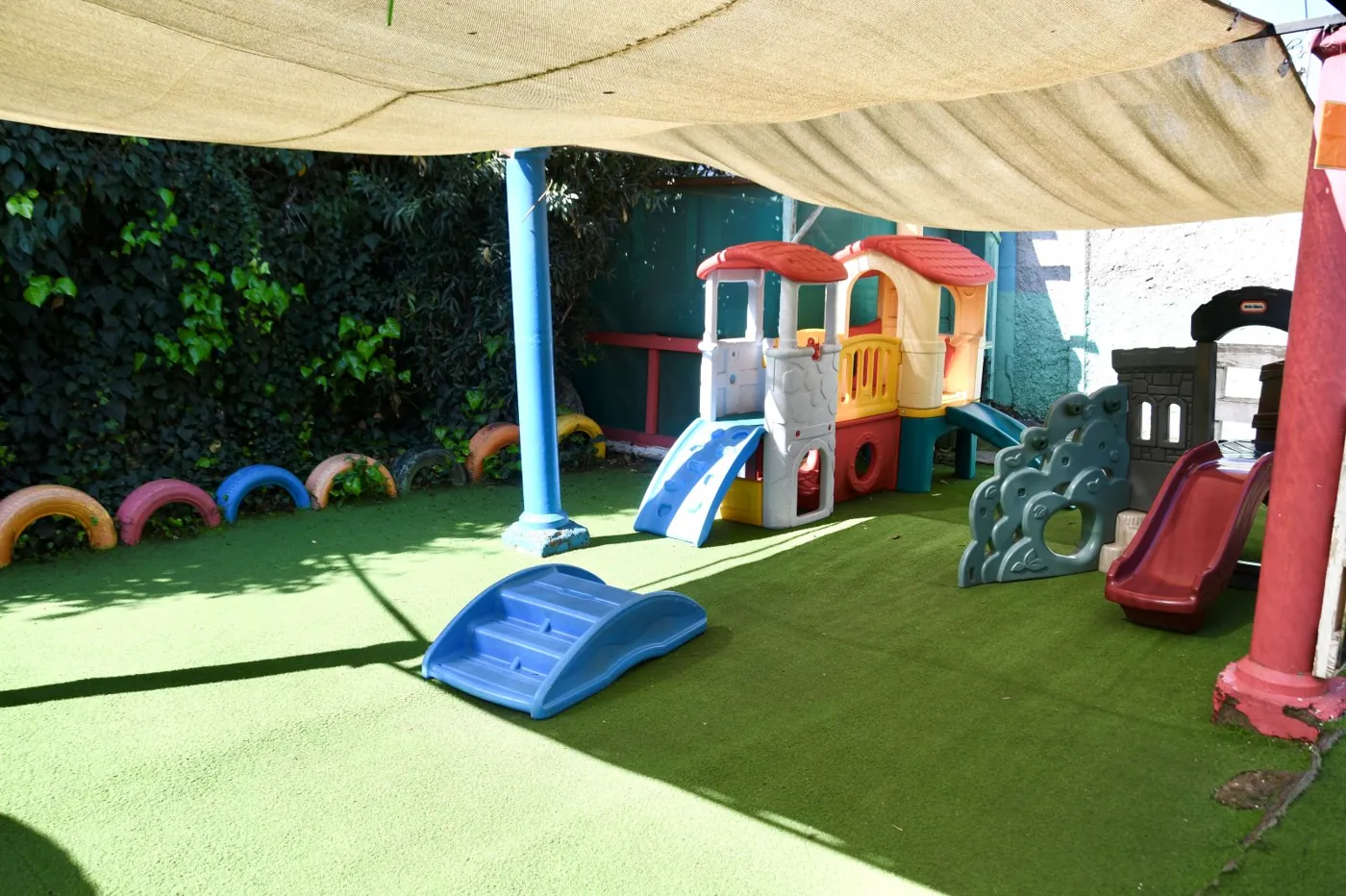 Espacios de recreación en Escuela de Lenguaje Magos Renca